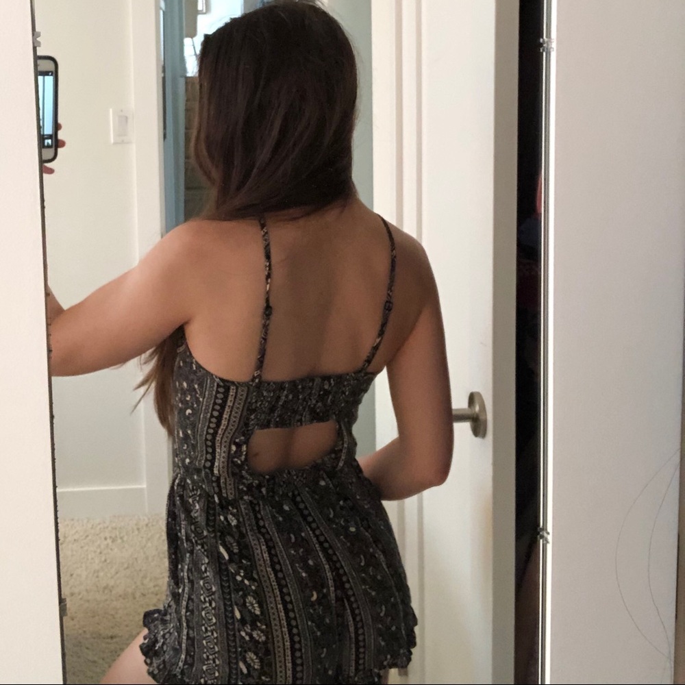 Romper - Picture 2 of 4